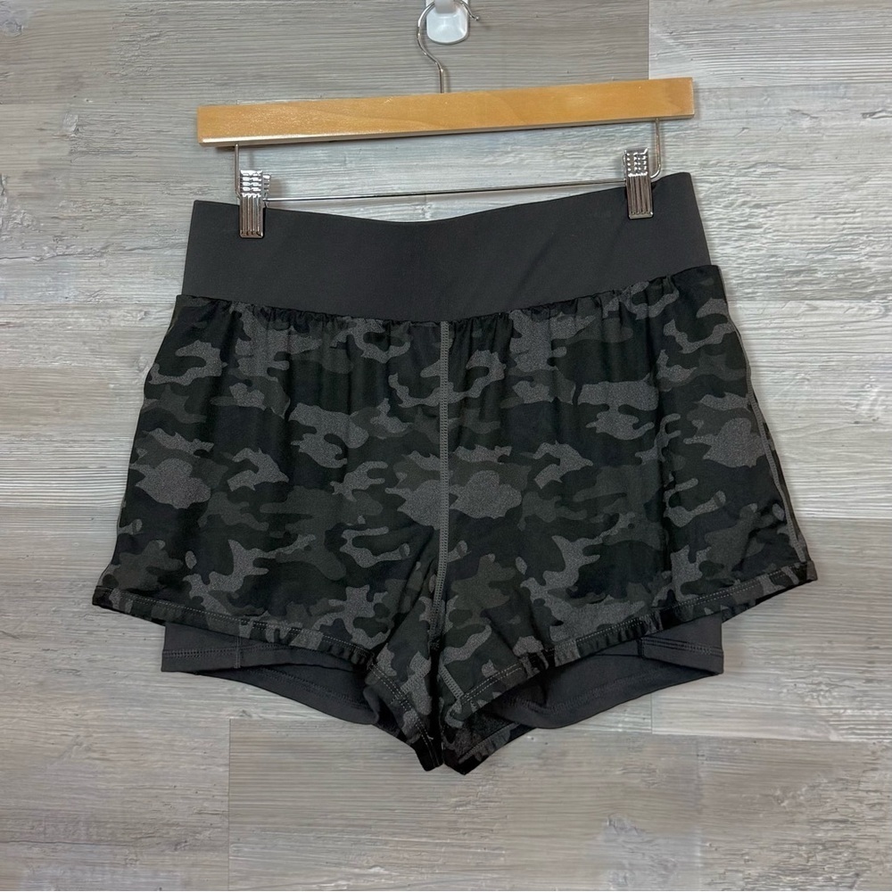 Fabletics Women's Olesia 2-in-1 Camo Running Shorts - Large